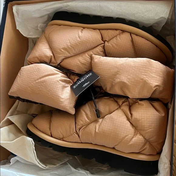 GIFTABLE! $1150 LOUIS VUITTON Monogram Nylon Pillow Comfort Boots - Size 7 / 37 - Picture 11 of 17